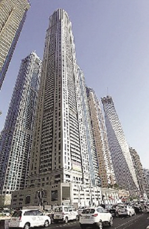 迪拜新建的"公主塔"(右图)获吉尼斯世界纪录确认为全球最高住宅建筑