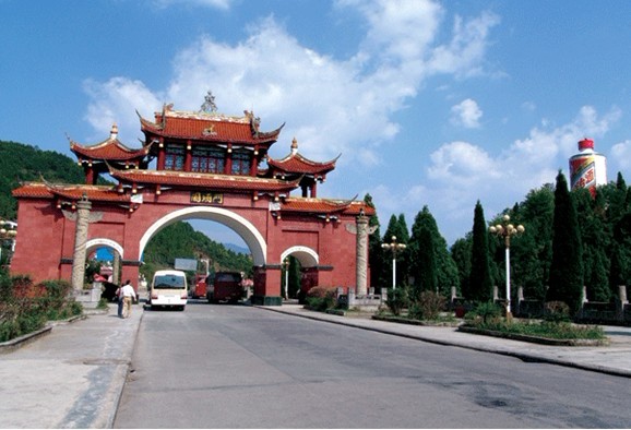 贵州仁怀大跃进式建酒厂 白酒毛利率数倍于楼市(组图)