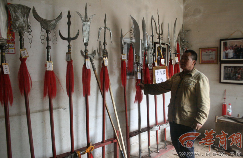 西安铁匠效仿三国演义造十八般兵器 图解铸造