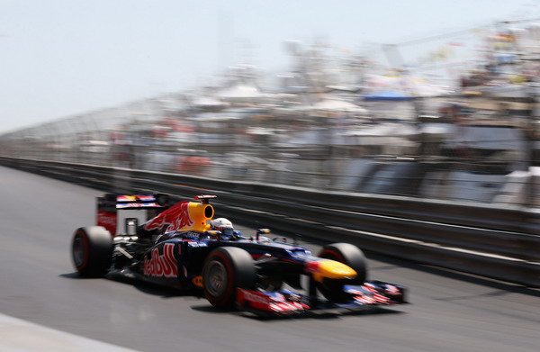 图文:F1摩纳哥站第三次练习 维特尔快速入弯