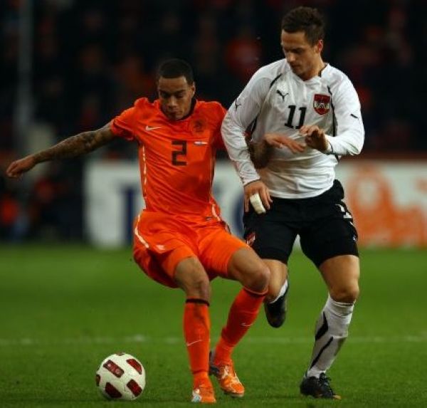 荷兰队公布欧洲杯23人名单 范佩西罗本领衔强