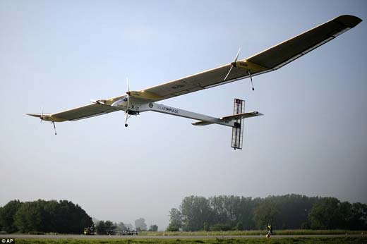 由太阳能驱动的飞机“太阳驱动”号（Solar Impulse）已安全着陆在西班牙马德里。