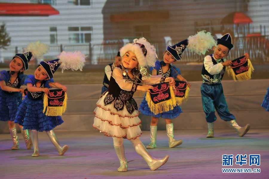 驻疆空军部队双语幼儿园主题文艺晚会在兰空