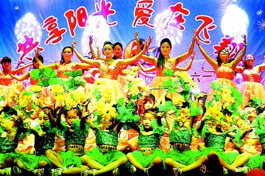 图文:迎六一秀艺-搜狐滚动事作文小学在的难忘最图片