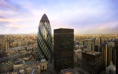 伦敦金融城“小黄瓜”摩天大楼资料图