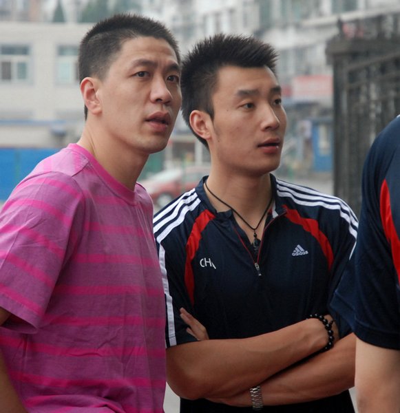 图文:中国男排出征奥运会落选赛 男排队员