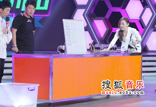 张靓颖现场演唱