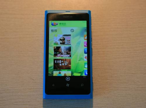 Lumia 800c爱音乐界面