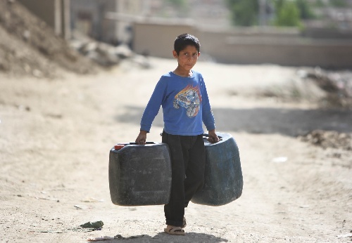 (国际·关注环境)(6)阿富汗人的取水生活