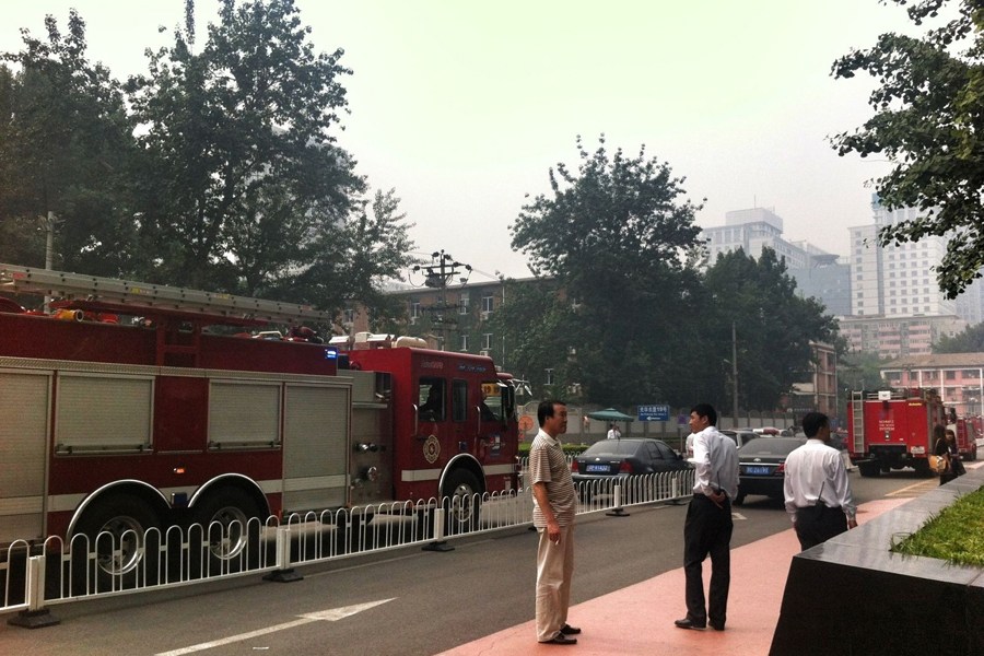 北京一氮气厂房爆炸已致2死1伤(组图)