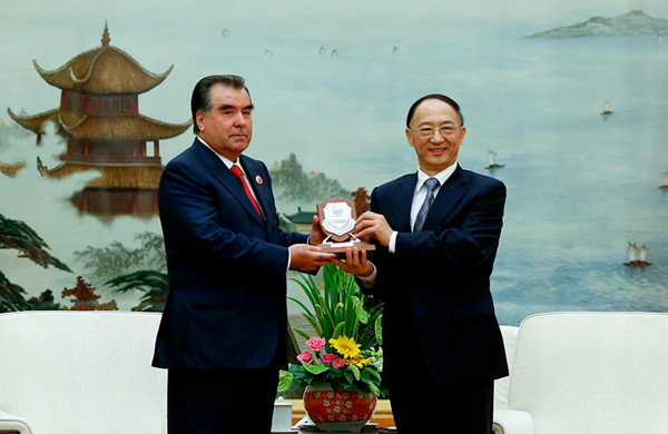 中国奥委会向塔总统颁发最高荣誉勋章(组图)