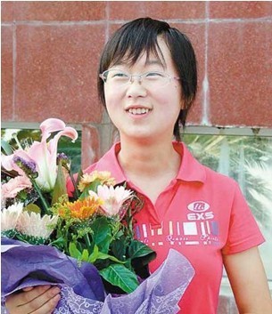 近日,有媒体报道,去年的陕西理科高考状元李宁宁遭北大退学,网传