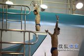 图文：中国跳水队公开训练课 邱波林跃背靠背