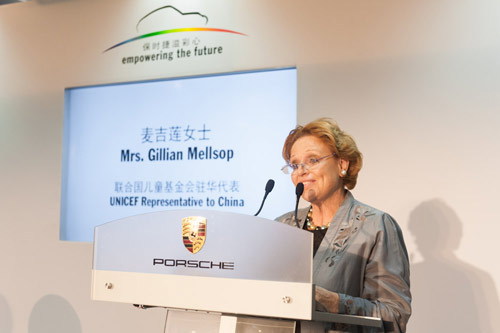 ϹͯפŮʿMrs. Gillian Mellsop