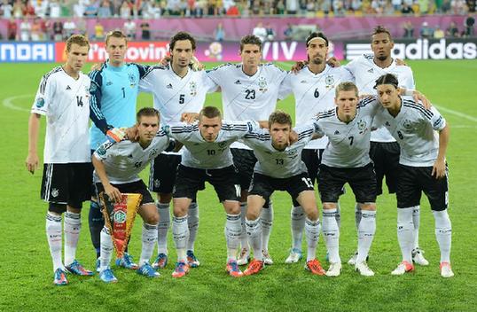 在乌克兰利沃夫举行的2012年欧洲足球锦标赛b组第一轮的比赛中,德国队