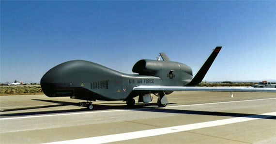 执行侦察任务的美国rq-170型无人侦察机