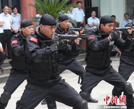 中新网玉林6月12日电 题：探访中国首支法院司法特警队