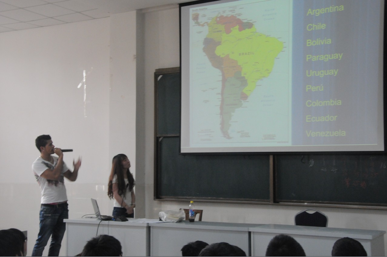 阿根廷留学:郑州市第七中学举行西班牙语公益