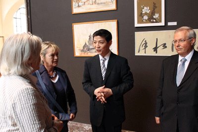 驻比利时大使廖力强出席"中国书画展"(组图)