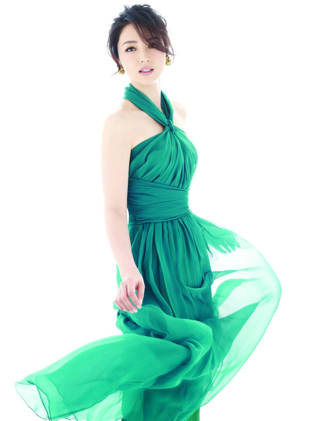 董璇薄纱写真曝光 飘逸高贵宛若女神(图)