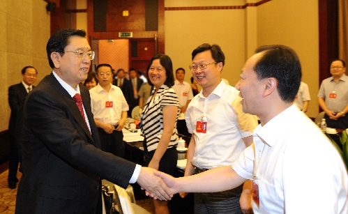 重庆市领导看望第四次党代会代表 会议9时开幕