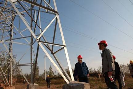 南乐县电业局:当好电参谋 提升新水平(组图)