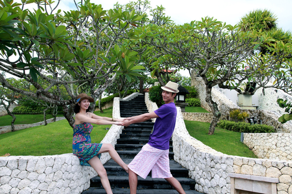张丹峰洪欣巴厘岛庆结婚3周年 尽显幸福和甜蜜