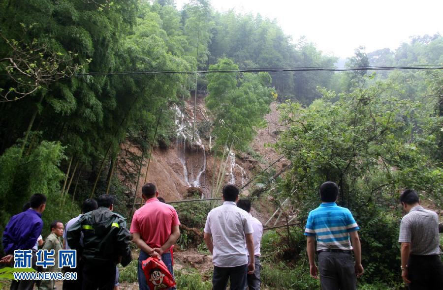 江西靖安遭遇强降雨袭击(组图)