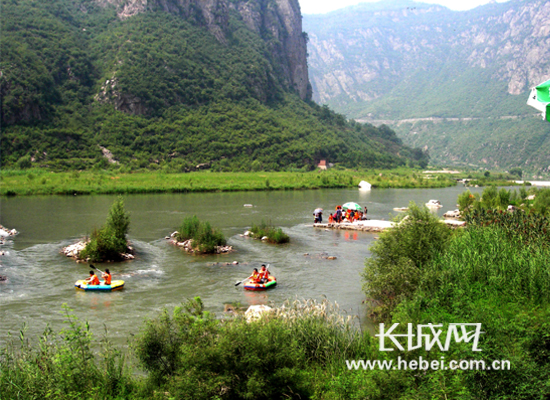 乡村旅游:河北磁县漳河小三峡漂流火爆升温(图)