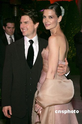 资料图：汤姆-克鲁斯(Tom Cruise)和凯蒂(Katie Holmes)。