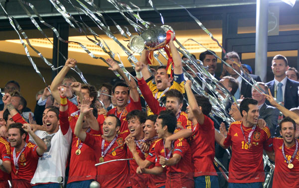 西班牙庆祝夺冠
