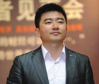 芮成钢回应争议:被人怀疑是间谍 我并不在意(组图)