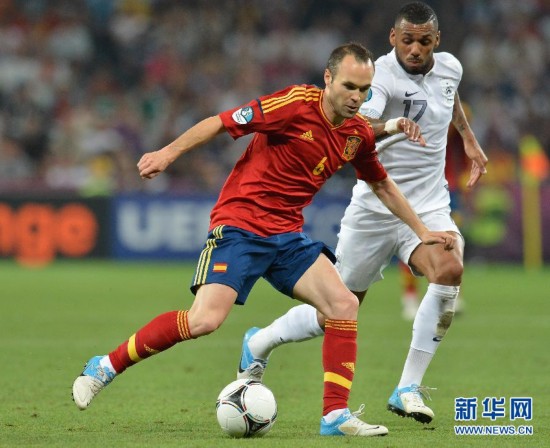 西班牙球星:伊涅斯塔被评为2012年欧锦赛最佳