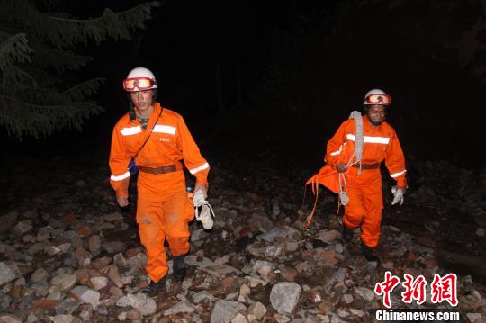 新疆玛纳斯一景区遭20年罕见泥石流 81人被困