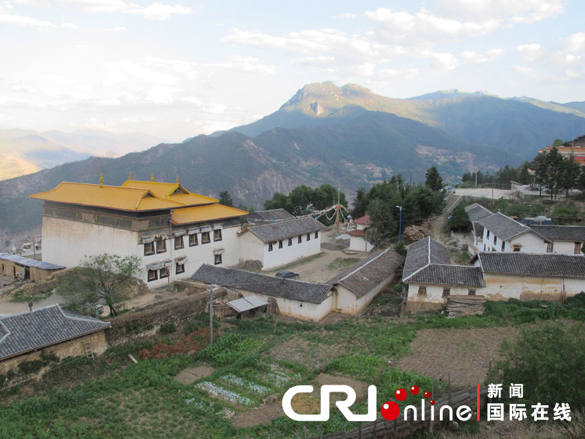 康巴藏区规模较大的格鲁派寺庙—木里大寺(高清组图)
