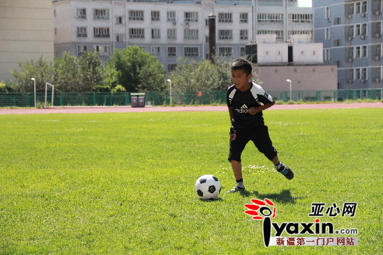皇马梯队技术总监来新疆考察:9岁男孩令他欣喜