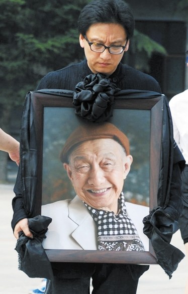 艺术家陈强黄宗洛同日举行追悼会 最后一次谢