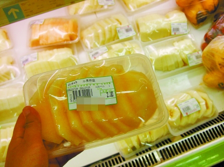 专家建议超市的水果拼盘不要买 去皮拼装营养