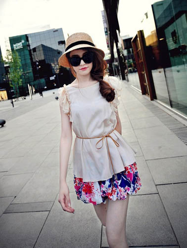 纯色花边短袖圆领雪纺衫作为上身装扮更加增加你少女的气质!