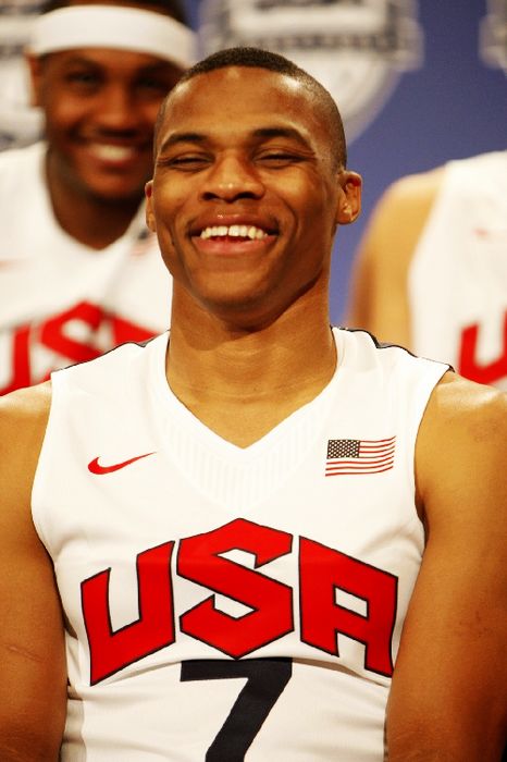 图文:美国奥运男篮名单出炉 韦少面带微笑