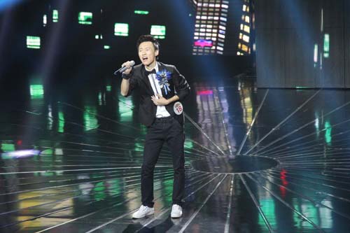 "北漂小子"修浩然表现亮眼 红歌会成感恩之旅(图)
