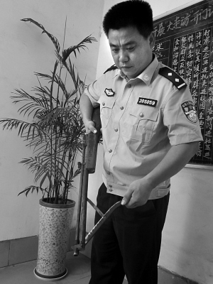 搬家搬出一把"老枪"(图)