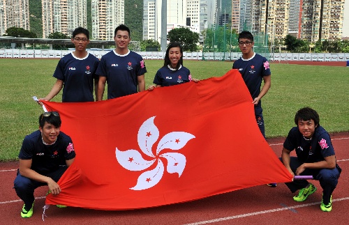 图文:香港田径球队备战伦敦奥运 香港特区区旗