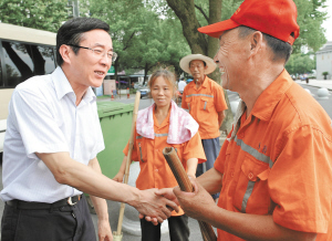 绍兴市领导张金如钱建民昨赴一线进行高温