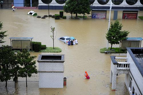 武汉市黄陂区遭受特大暴雨袭击(组图)