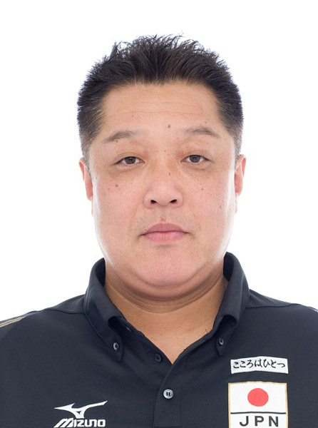 图文:日本女排奥运会名单照片 主教练真锅政义