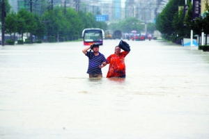 武汉暴雨造成有害气体泄漏(图)