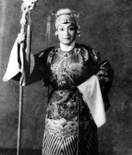 苏兰芳上世纪50年代在豫剧《对花》中扮演姜桂枝.