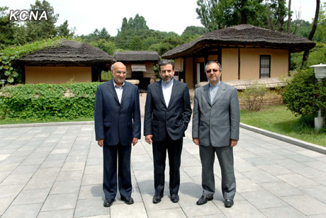 伊朗外交部代表团17日访问万景台。