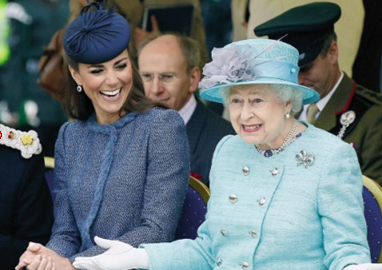 英女王vs凯特王妃 不得不说的王室时尚